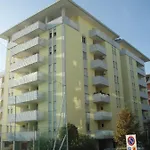 Cozy Seaview Flat-beahost Daire *